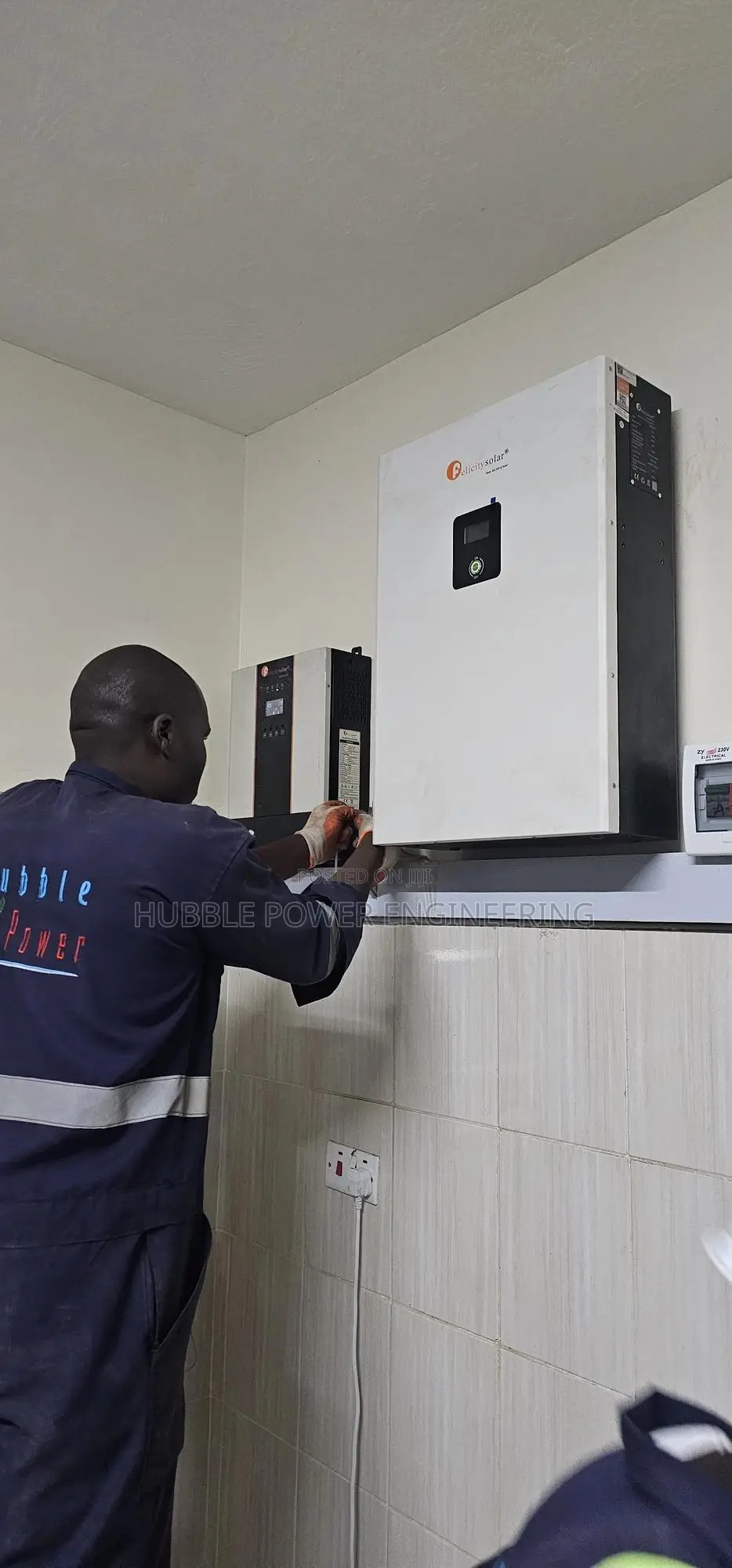 Solar Panels Lithium-Ion Battery Hybrid Inverter