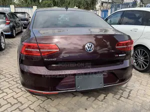 Volkswagen Passat 2017 Burgundy