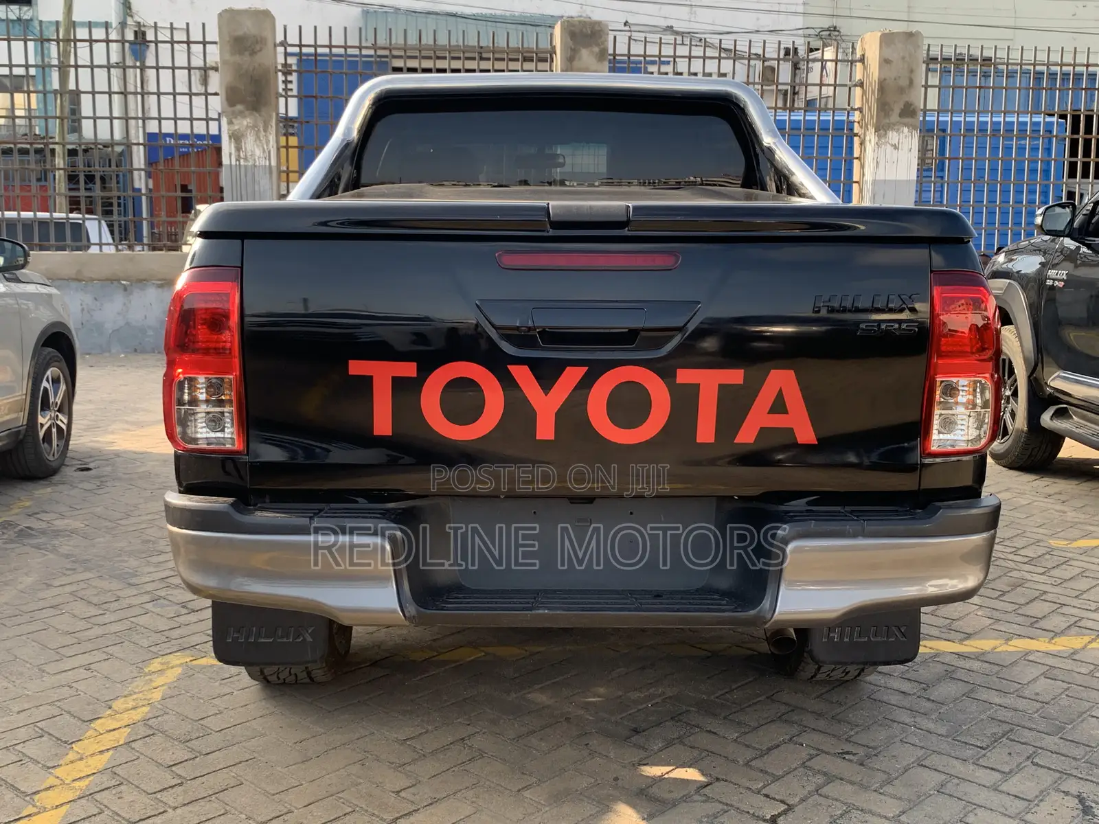 Toyota Hilux SR5 4x4 2016 Matt Black
