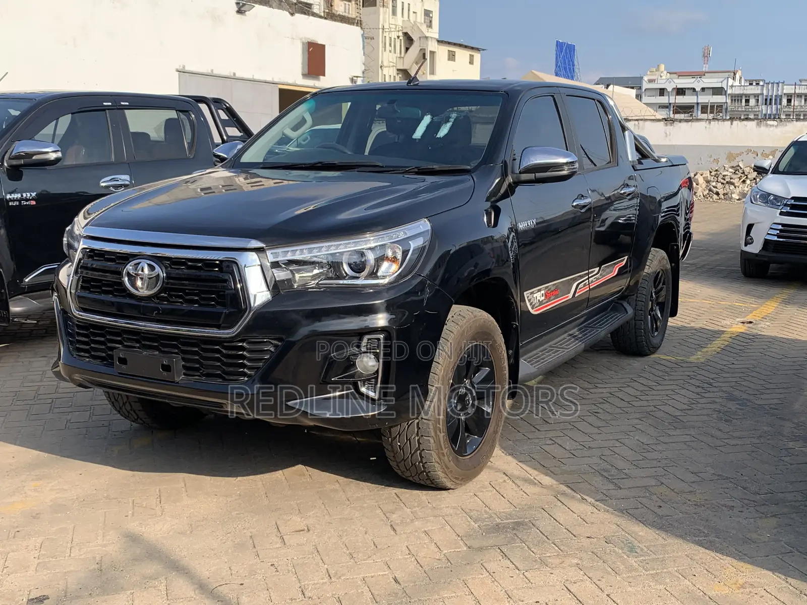 Toyota Hilux SR5 4x4 2016 Matt Black