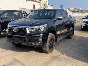 Toyota Hilux SR5 4x4 2016 Matt Black