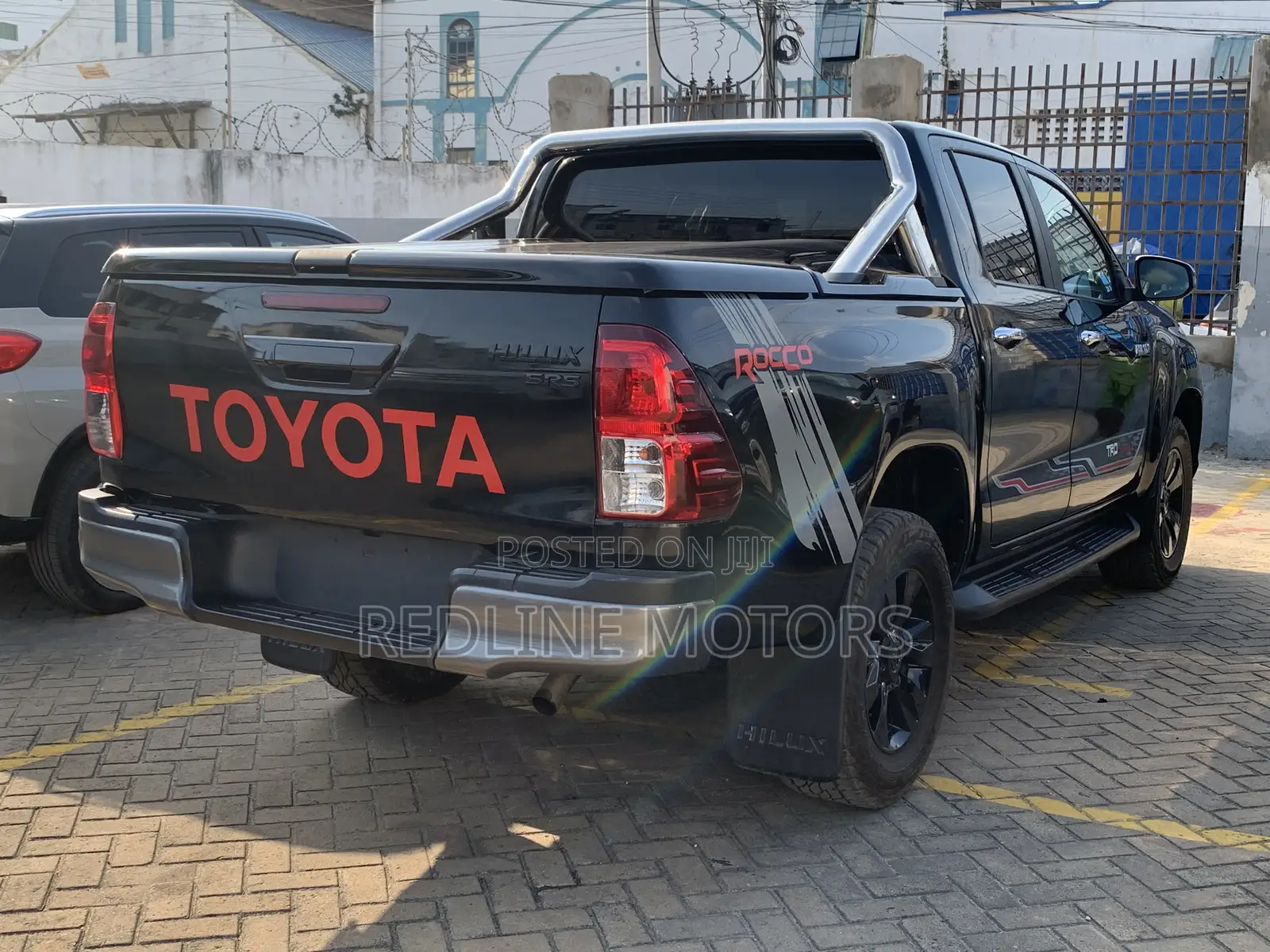 Toyota Hilux SR5 4x4 2016 Matt Black