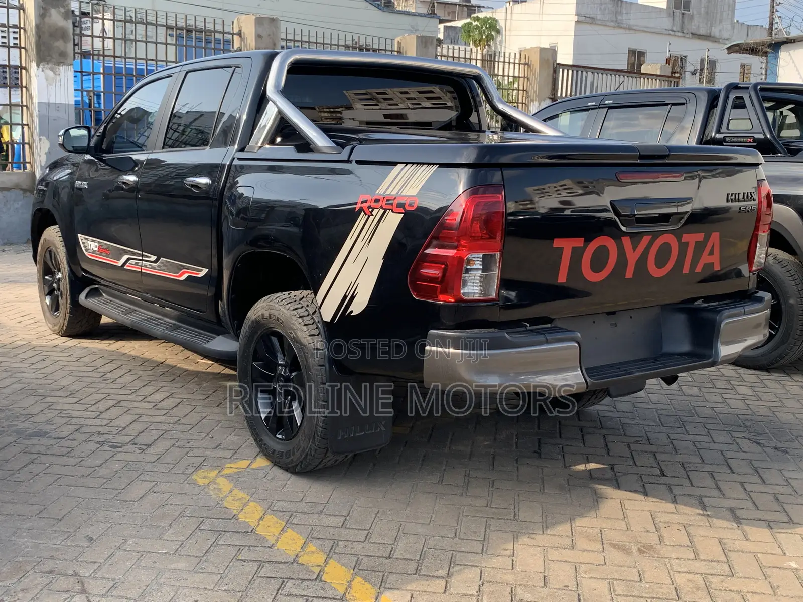Toyota Hilux SR5 4x4 2016 Matt Black