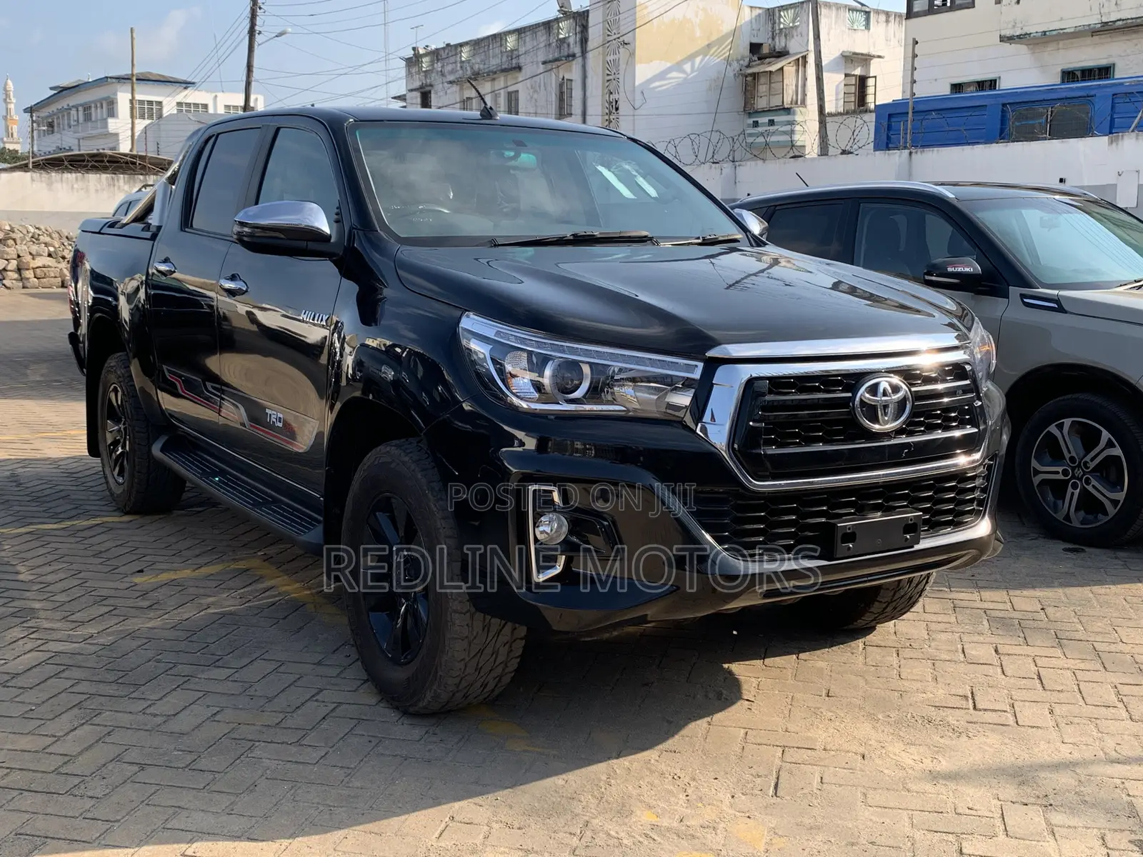 Toyota Hilux SR5 4x4 2016 Matt Black
