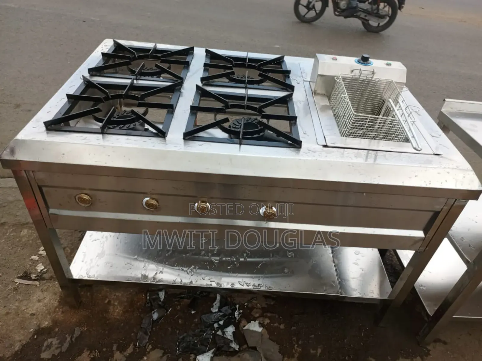 Four Burner Combined With Friyer