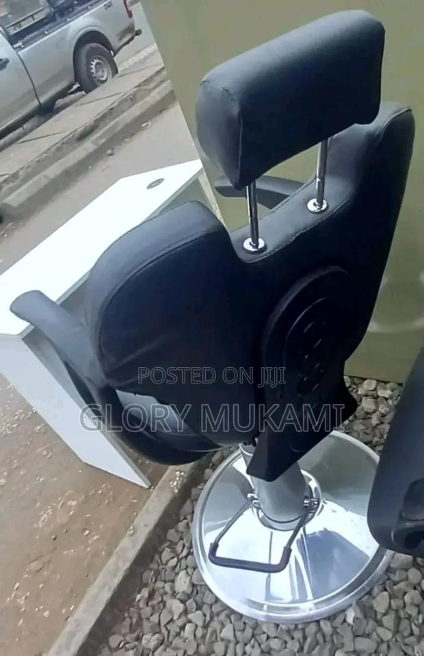 Quality Brand New Barber Chairs - thumbnail 3