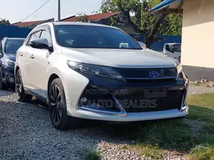 Toyota Harrier 2018 White