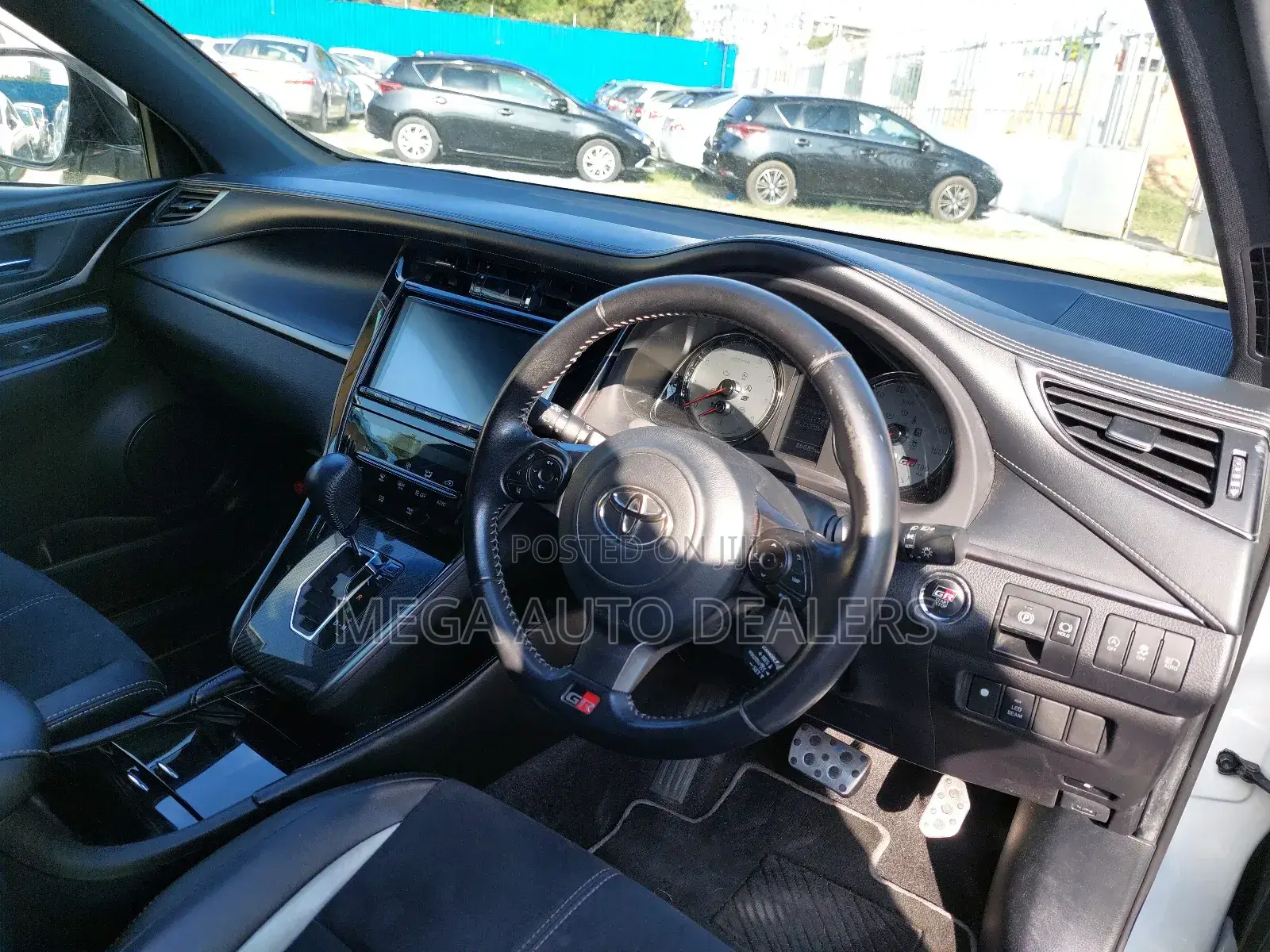 Toyota Harrier 2018 White