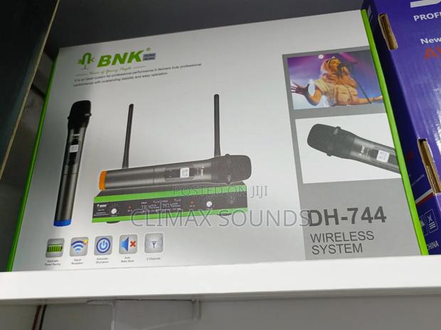 BNK Wireless Microphone Dh 744,S