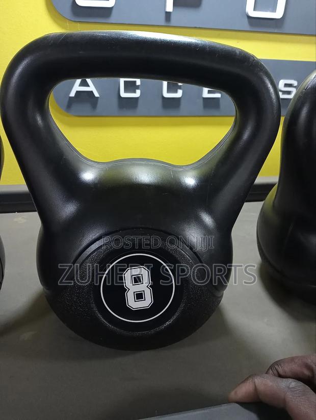 8kg Kettlebell Ergonomic Handle Design Bold Calibration