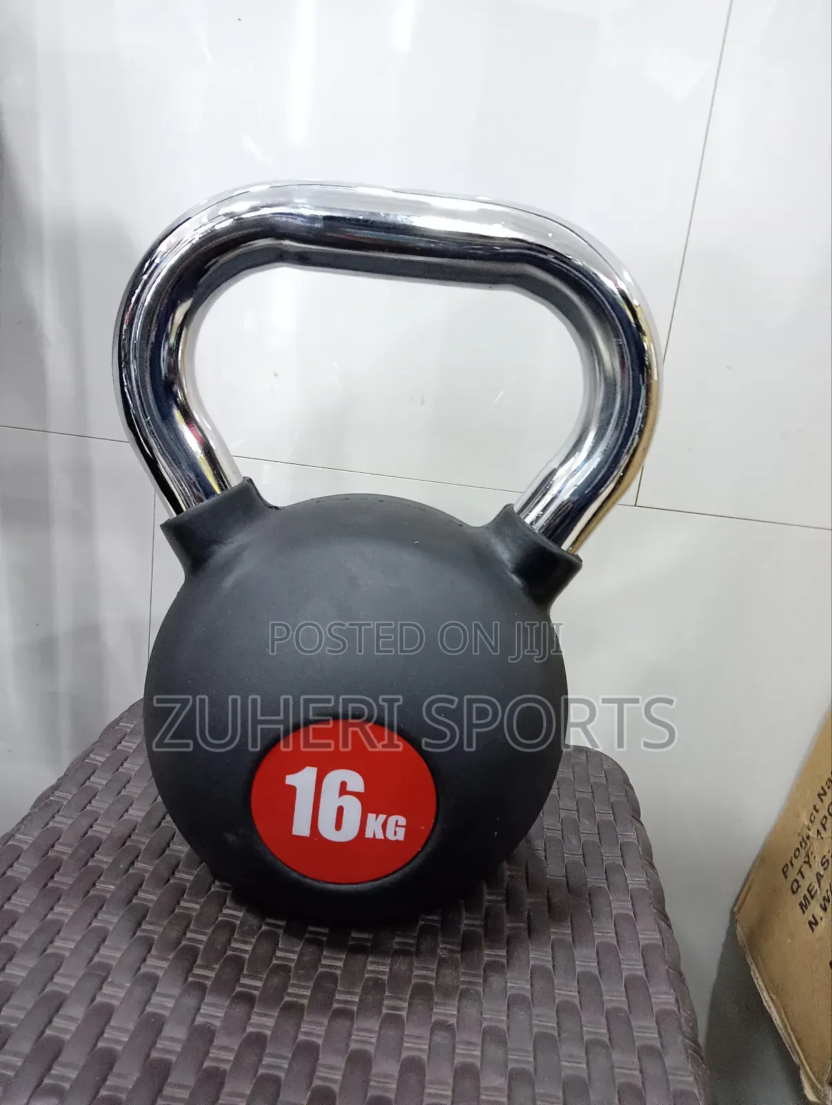 16kg Steel Kettlebell, Comfortable Chrome Handle Rubber Coat