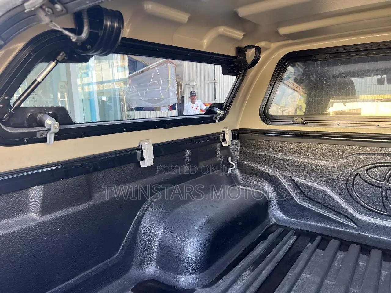 Toyota Hilux 2018 Matt Black