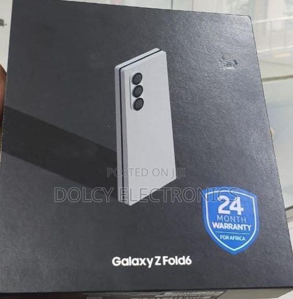 New Samsung Galaxy Z Fold6 256 GB Silver - thumbnail 3