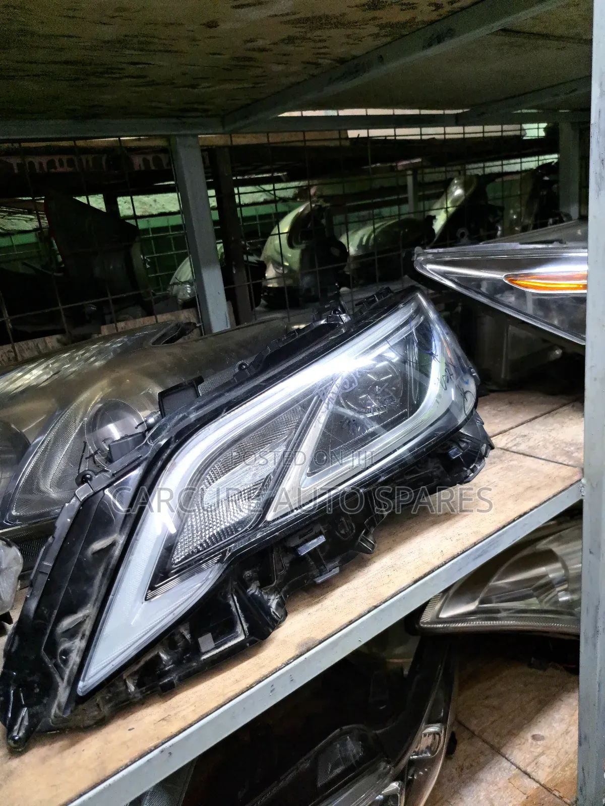 Crown 2018-2022 Headlight