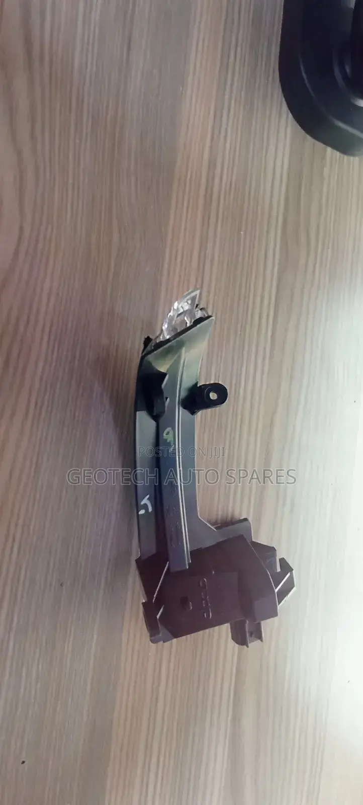 Mazda Atenza/Demio/Axella Sidemirror Indicator Lamp