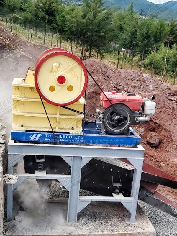 Factory Price Jaw Mining Stone Crushing Machine - main view