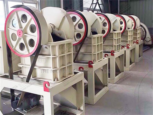 Small Mining Stone/Ore/Rock Mobile Jaw Crushing Crusher - main view