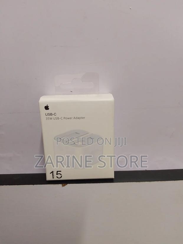 USB C 35 Watts Power Adapter Pro Max 15 - main view