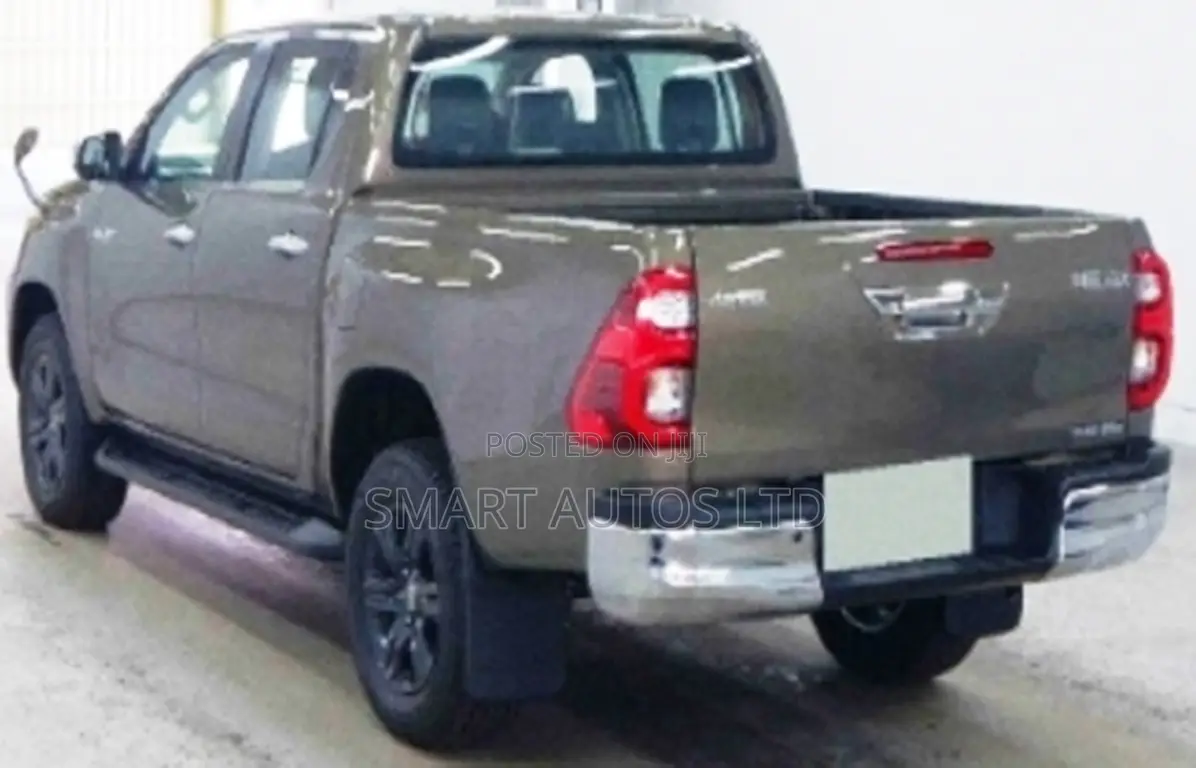 New Toyota Hilux 2024 Brown