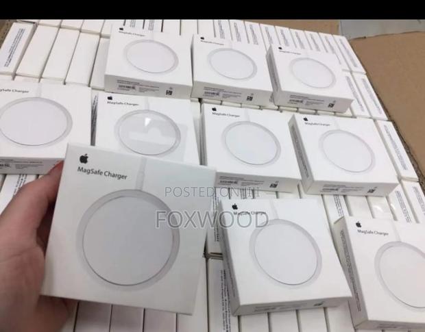 Apple Magsafe Wireless Charger Now Available - thumbnail 4