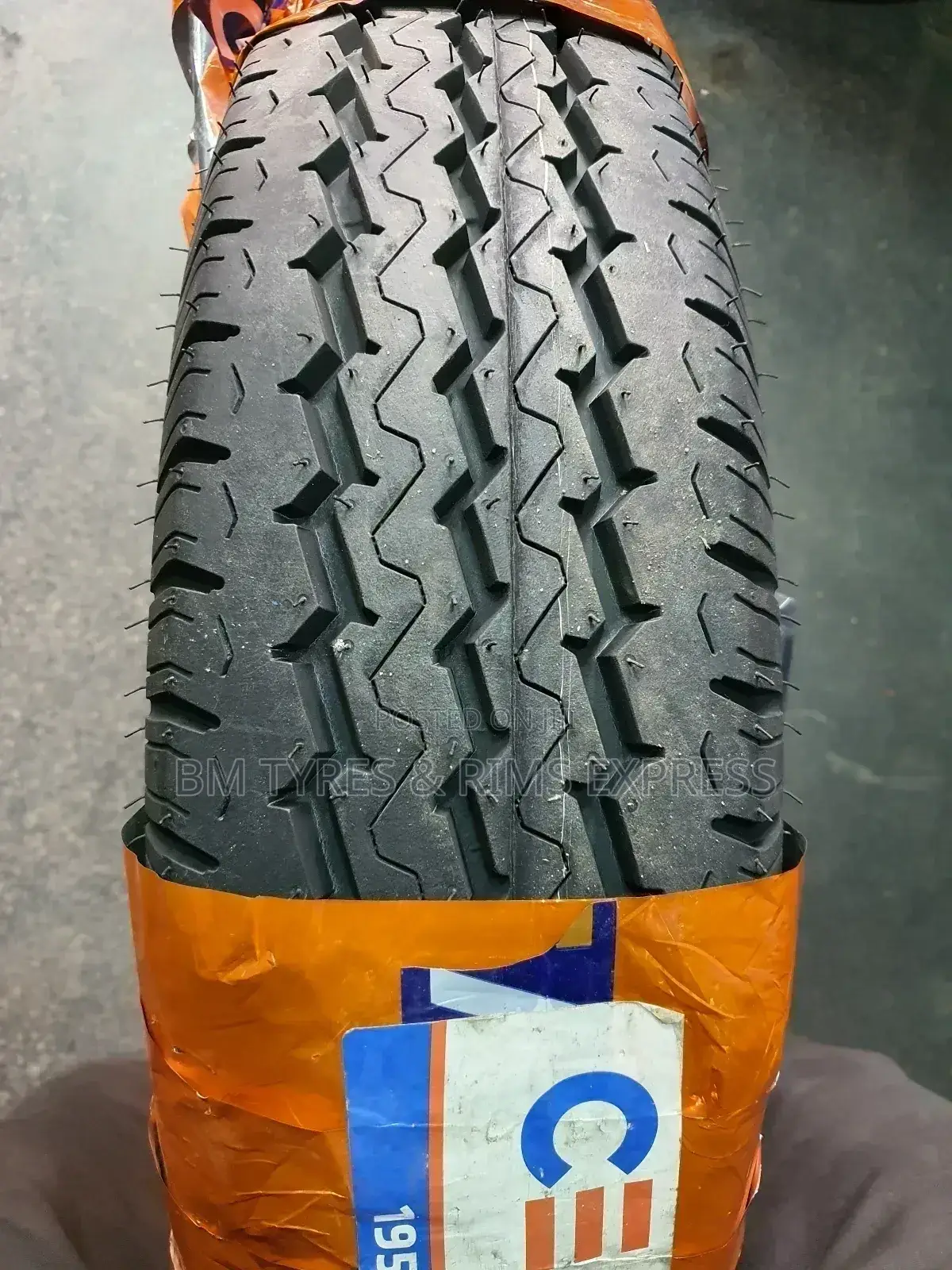 195 R14 Ceat Tyres (Commercial