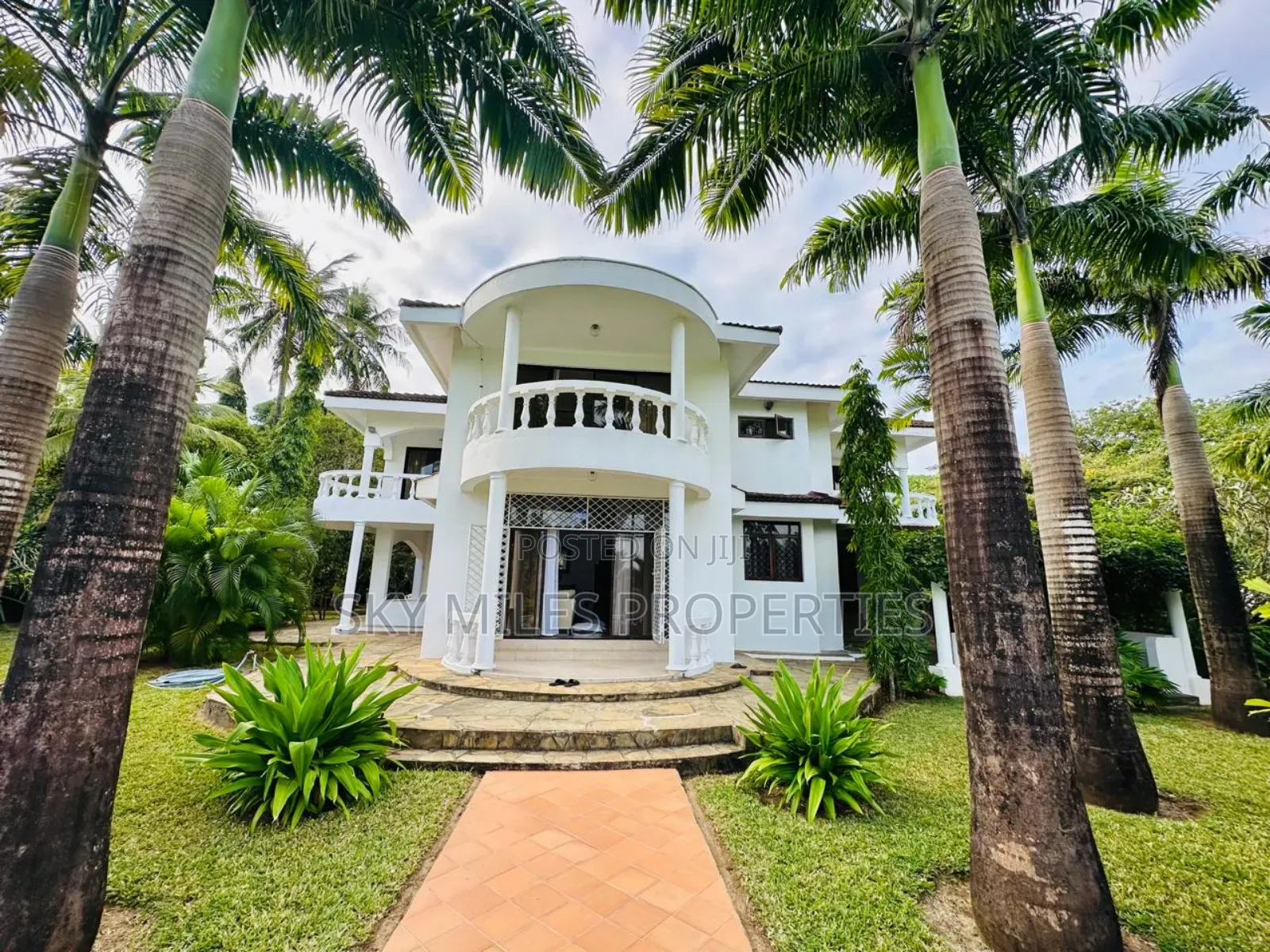 Mtwapa,Luxury Creek Beach Villa Available for Holidays