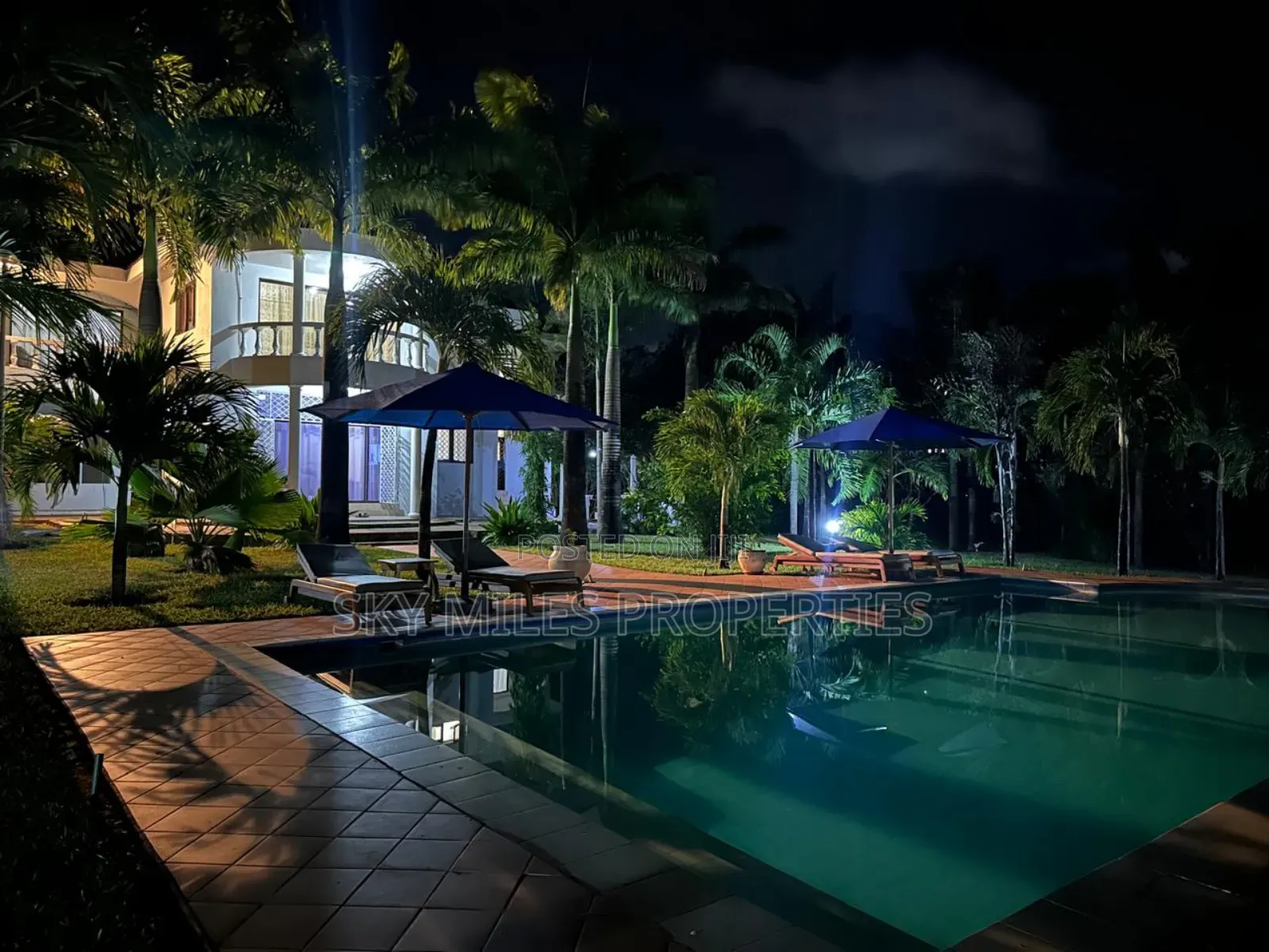 Mtwapa,Luxury Creek Beach Villa Available for Holidays