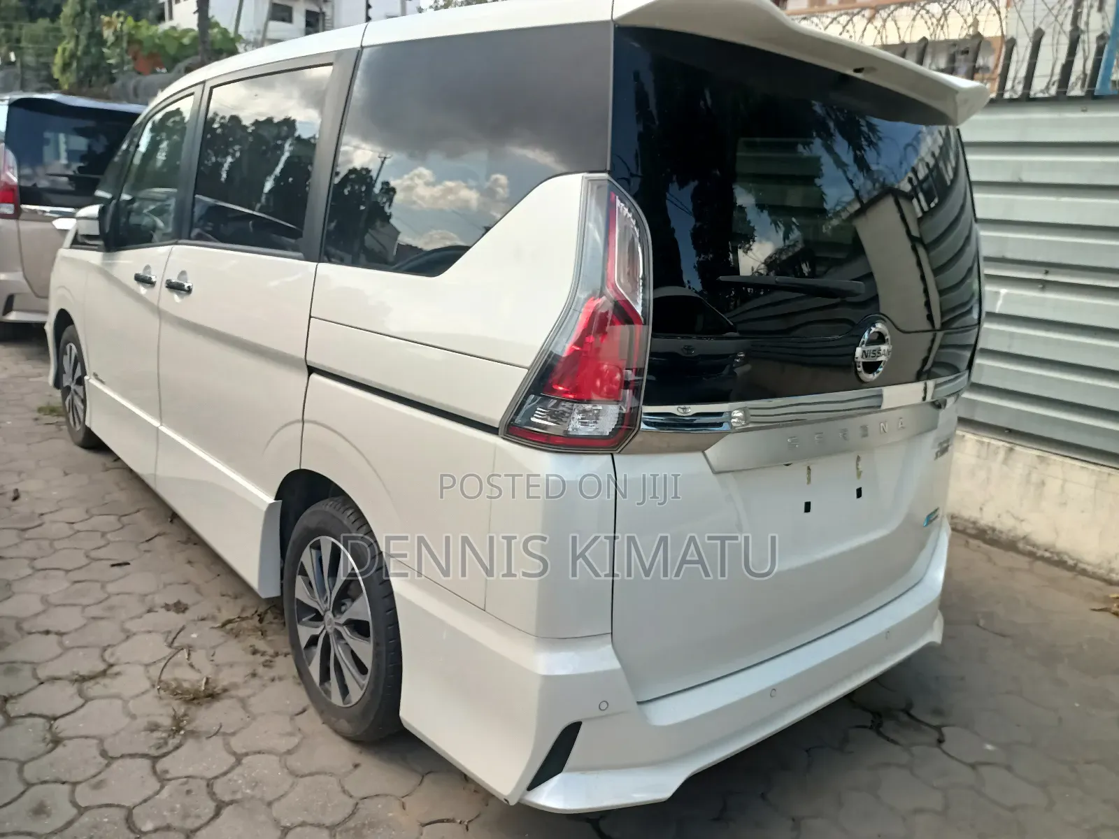 Nissan Serena 2017 White