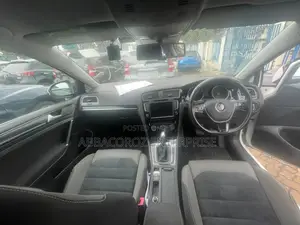 Volkswagen Golf TSI SE 4-Door FWD 2017 White