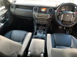 Land Rover Discovery HSE 4x4 2018 Black