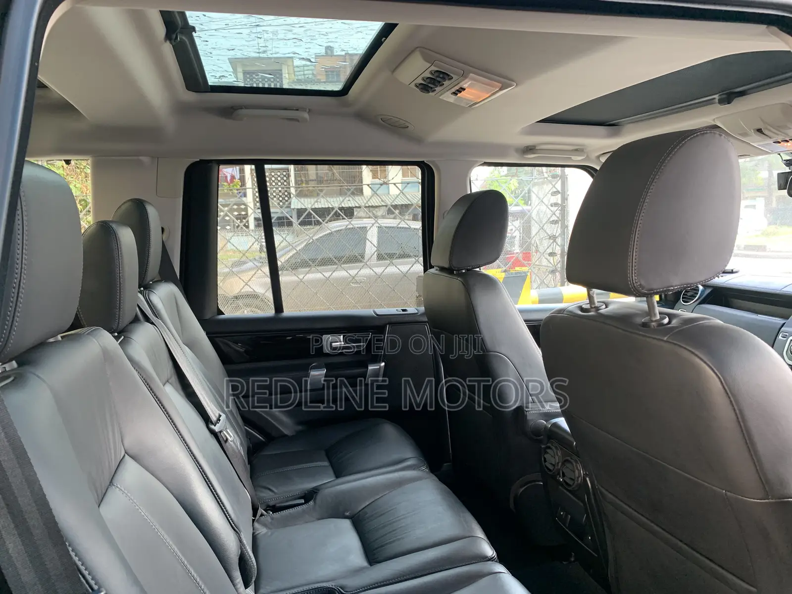 Land Rover Discovery HSE 4x4 2018 Black