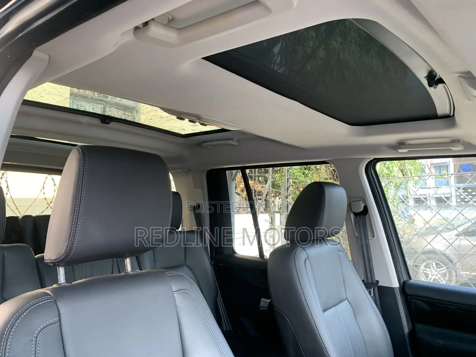 Land Rover Discovery HSE 4x4 2018 Black