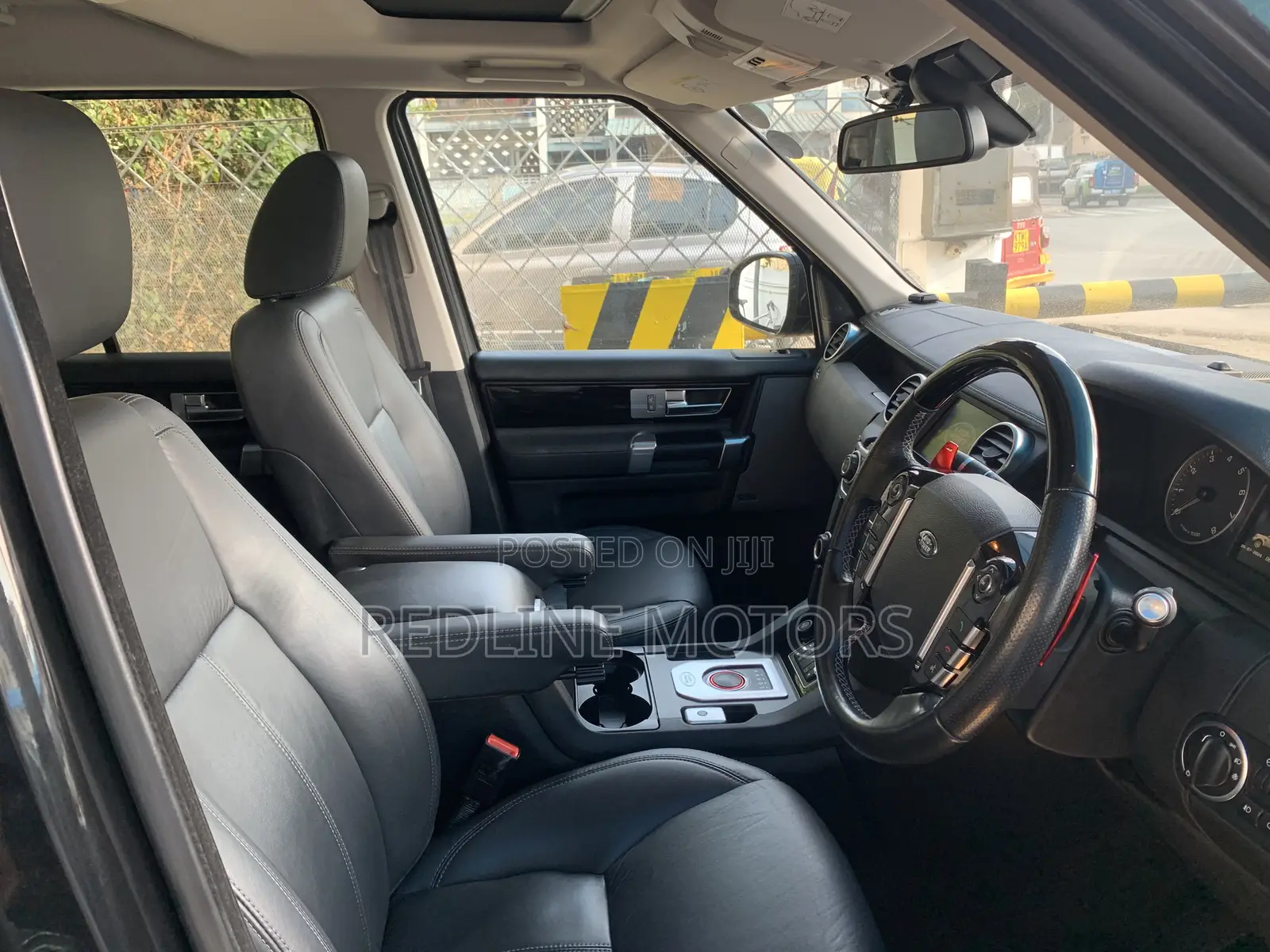 Land Rover Discovery HSE 4x4 2018 Black