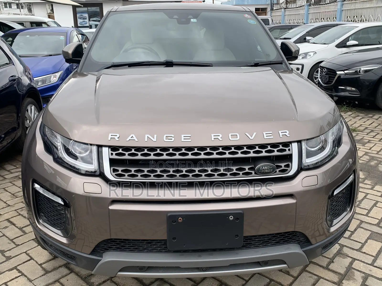 Land Rover Range Rover Evoque HSE 4x4 5-Door 2017 Gold