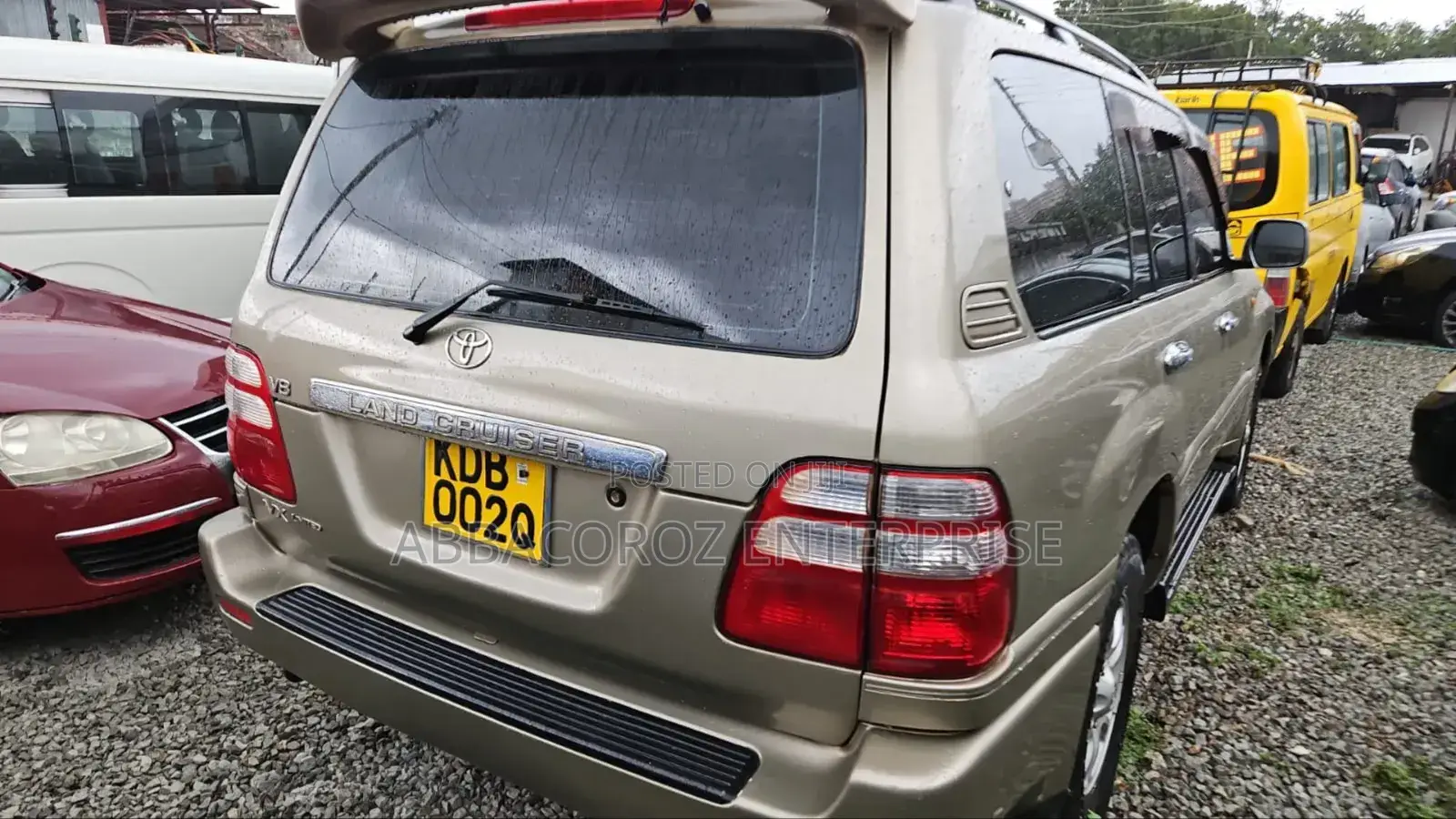 Toyota Land Cruiser HDJ 100 2002 Gold