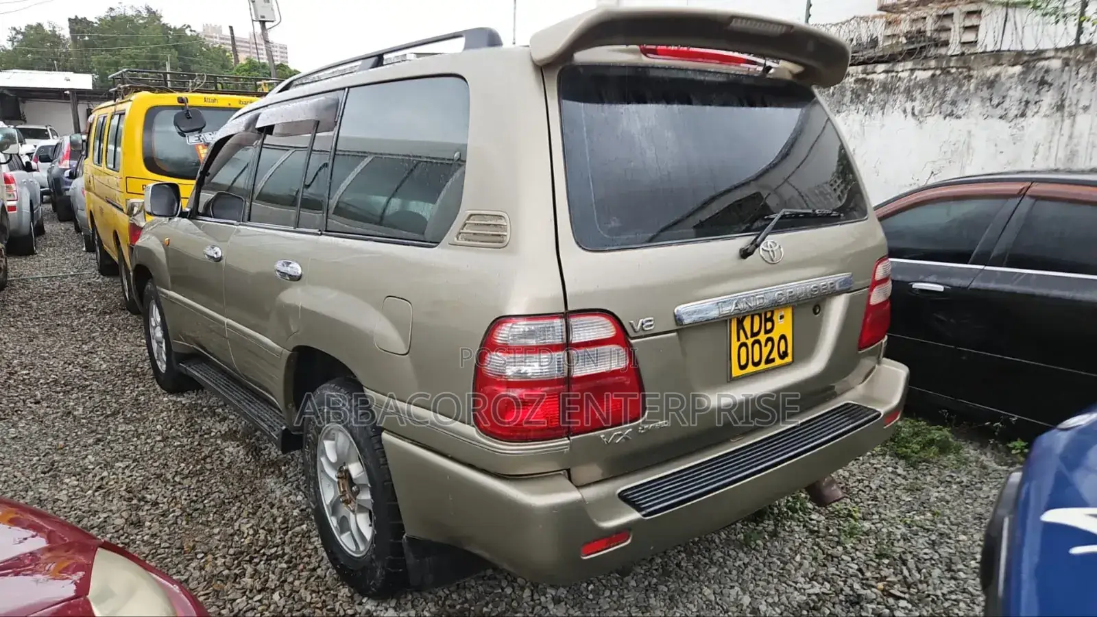Toyota Land Cruiser HDJ 100 2002 Gold