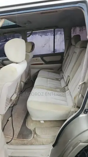 Toyota Land Cruiser HDJ 100 2002 Gold