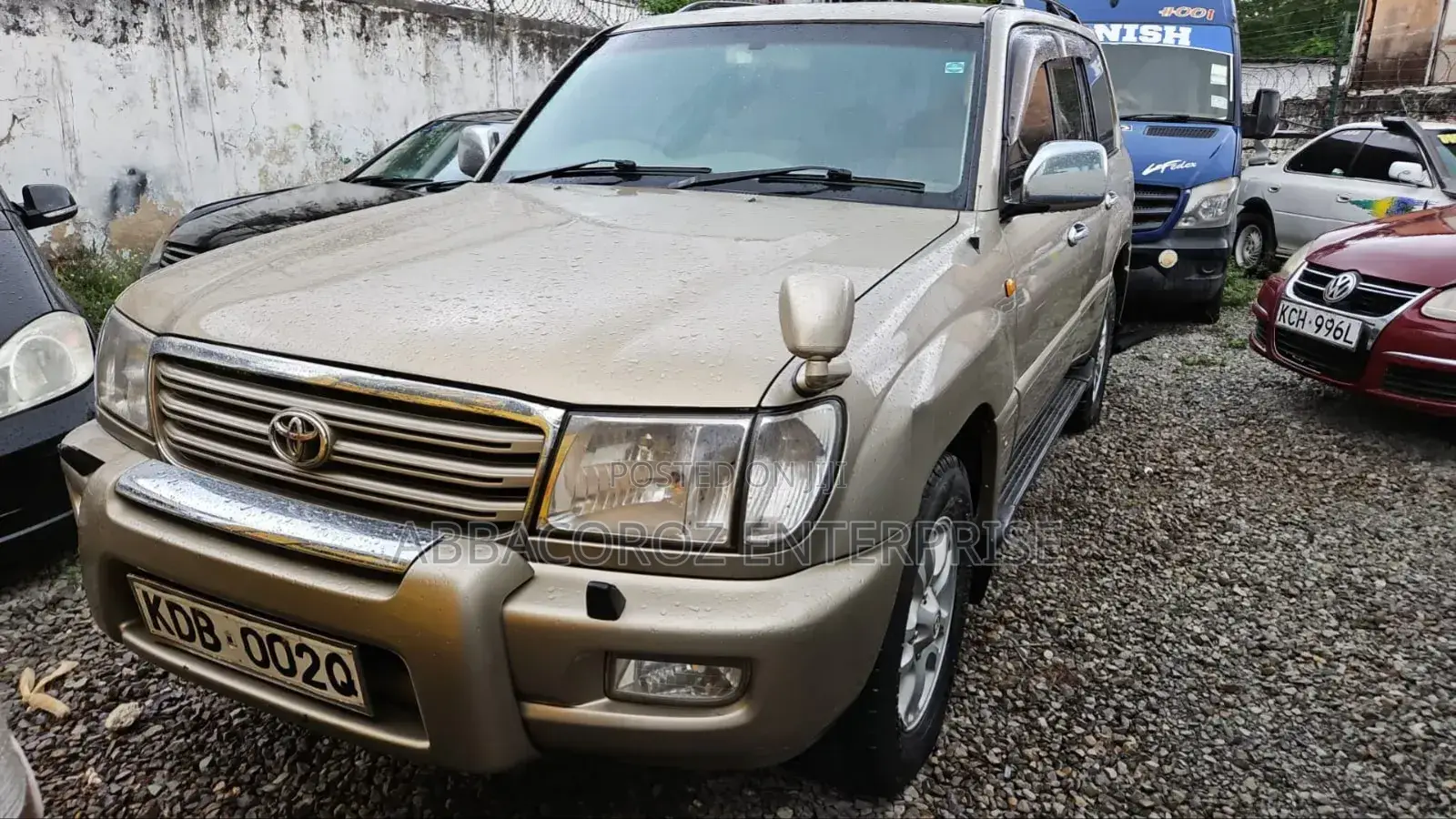 Toyota Land Cruiser HDJ 100 2002 Gold