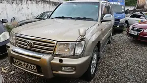 Toyota Land Cruiser HDJ 100 2002 Gold