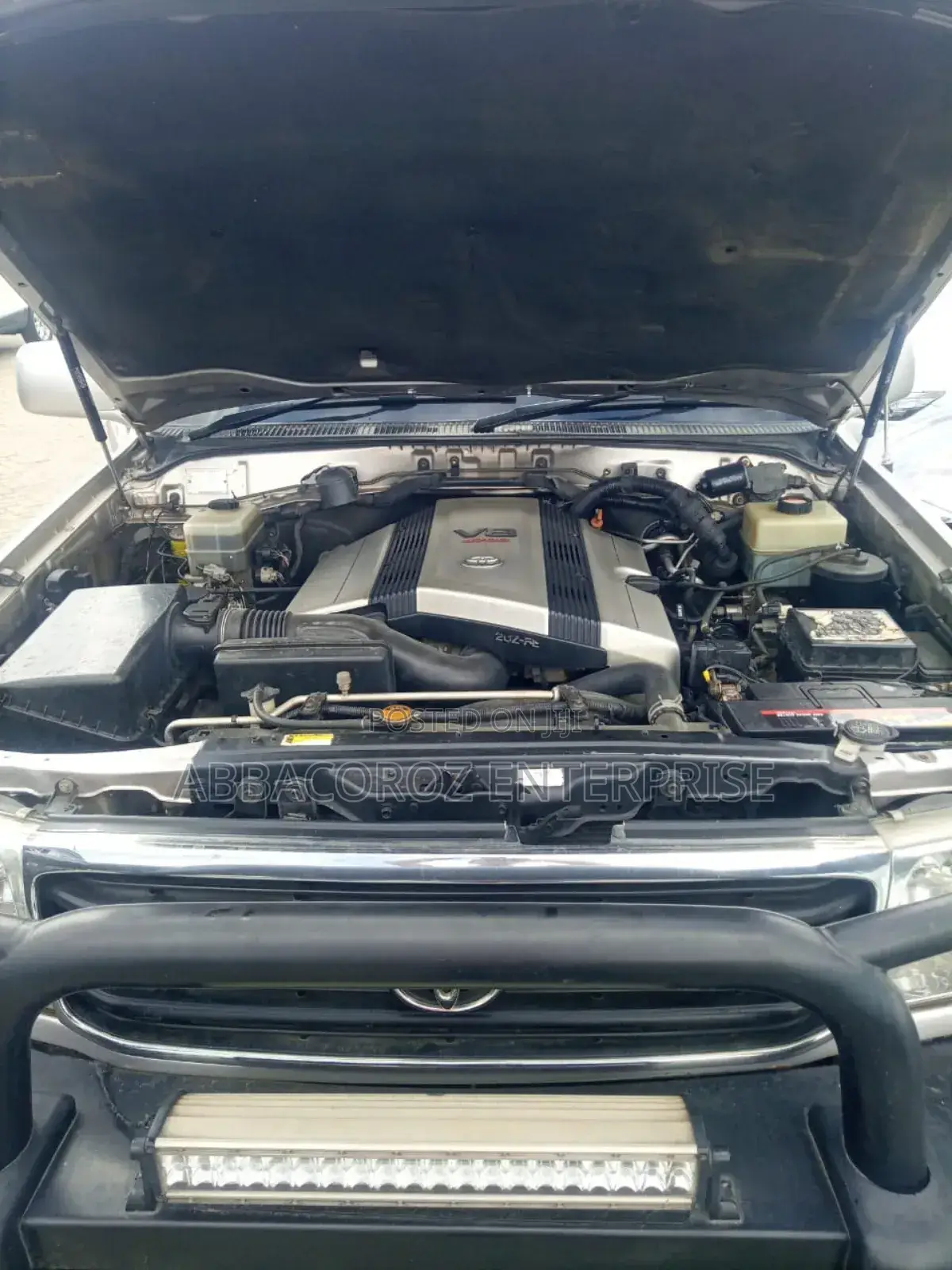 Toyota Land Cruiser HDJ 100 2002 Gold