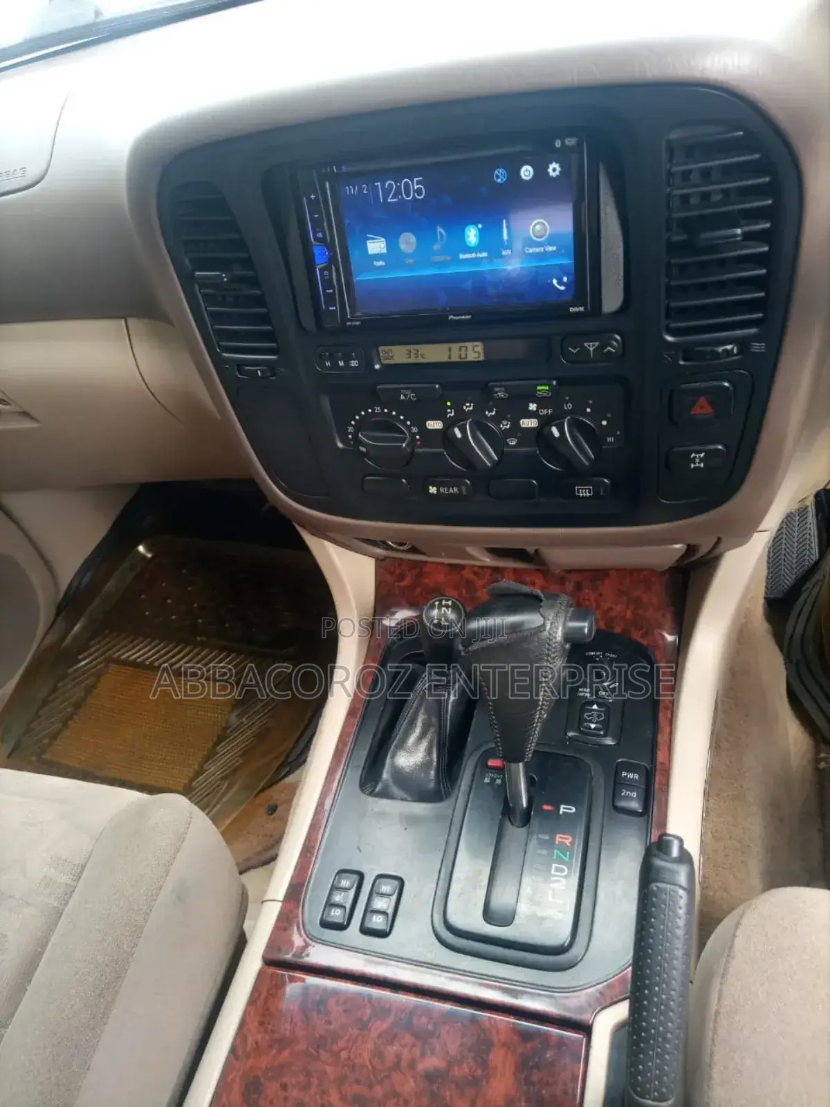 Toyota Land Cruiser HDJ 100 2002 Gold