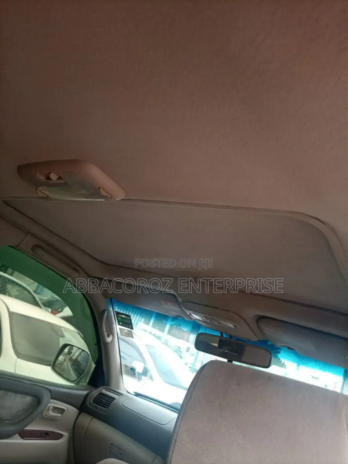 Toyota Land Cruiser HDJ 100 2002 Gold