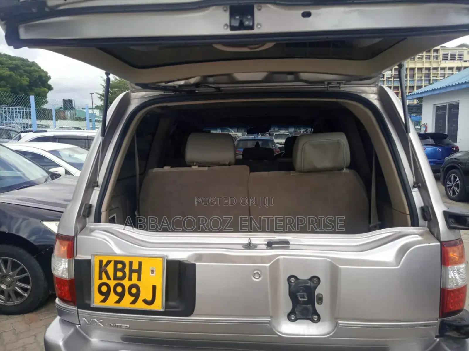 Toyota Land Cruiser HDJ 100 2002 Gold