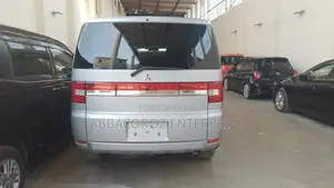 Mitsubishi Delica 2017 Silver