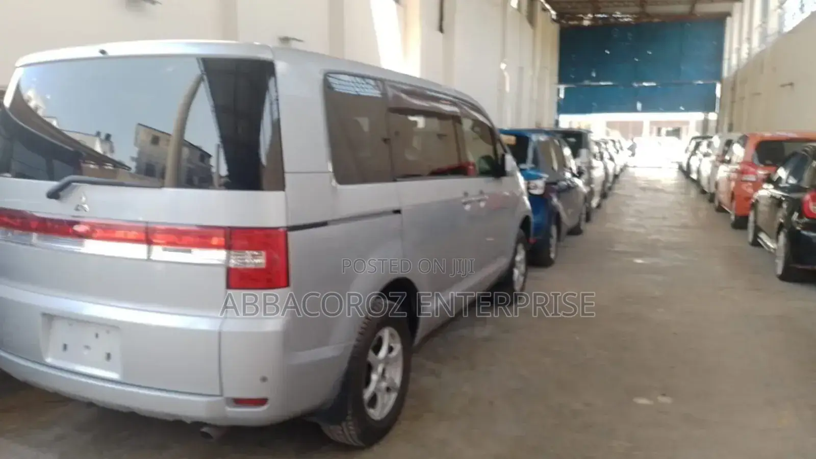 Mitsubishi Delica 2017 Silver