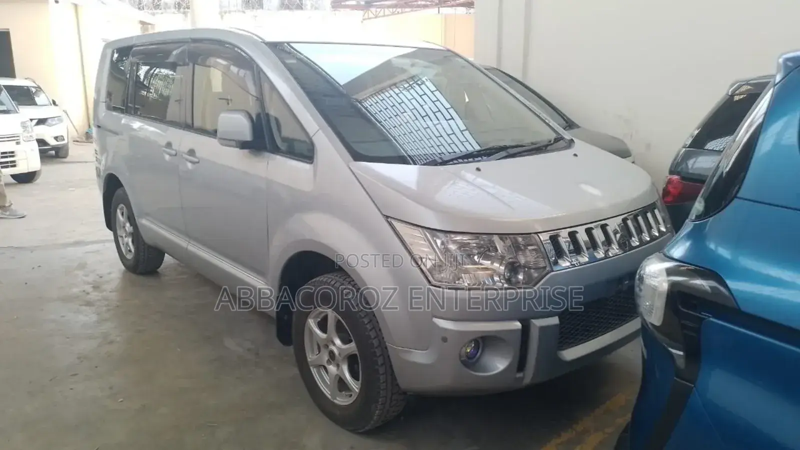 Mitsubishi Delica 2017 Silver