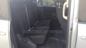 Mitsubishi Delica 2017 Silver