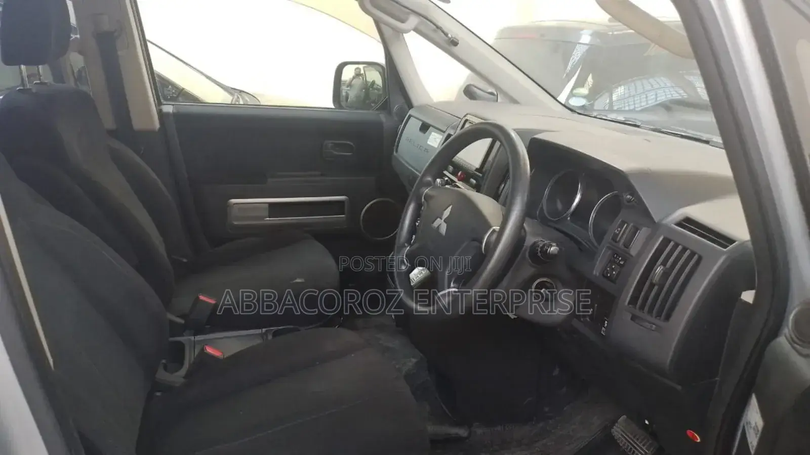 Mitsubishi Delica 2017 Silver