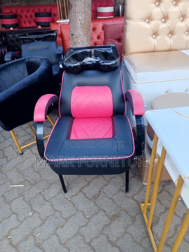 Salon Chair - main view