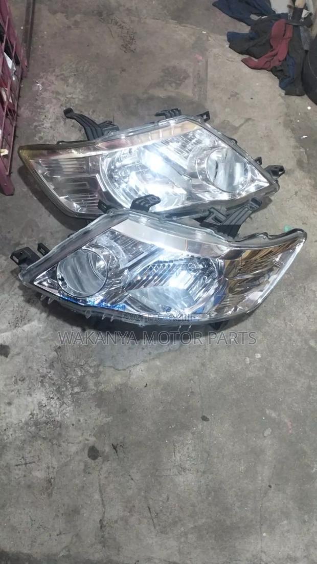 Nissan Serena 2008, Fc25 Non Xenon Head Lamp, Clean Ex Japan